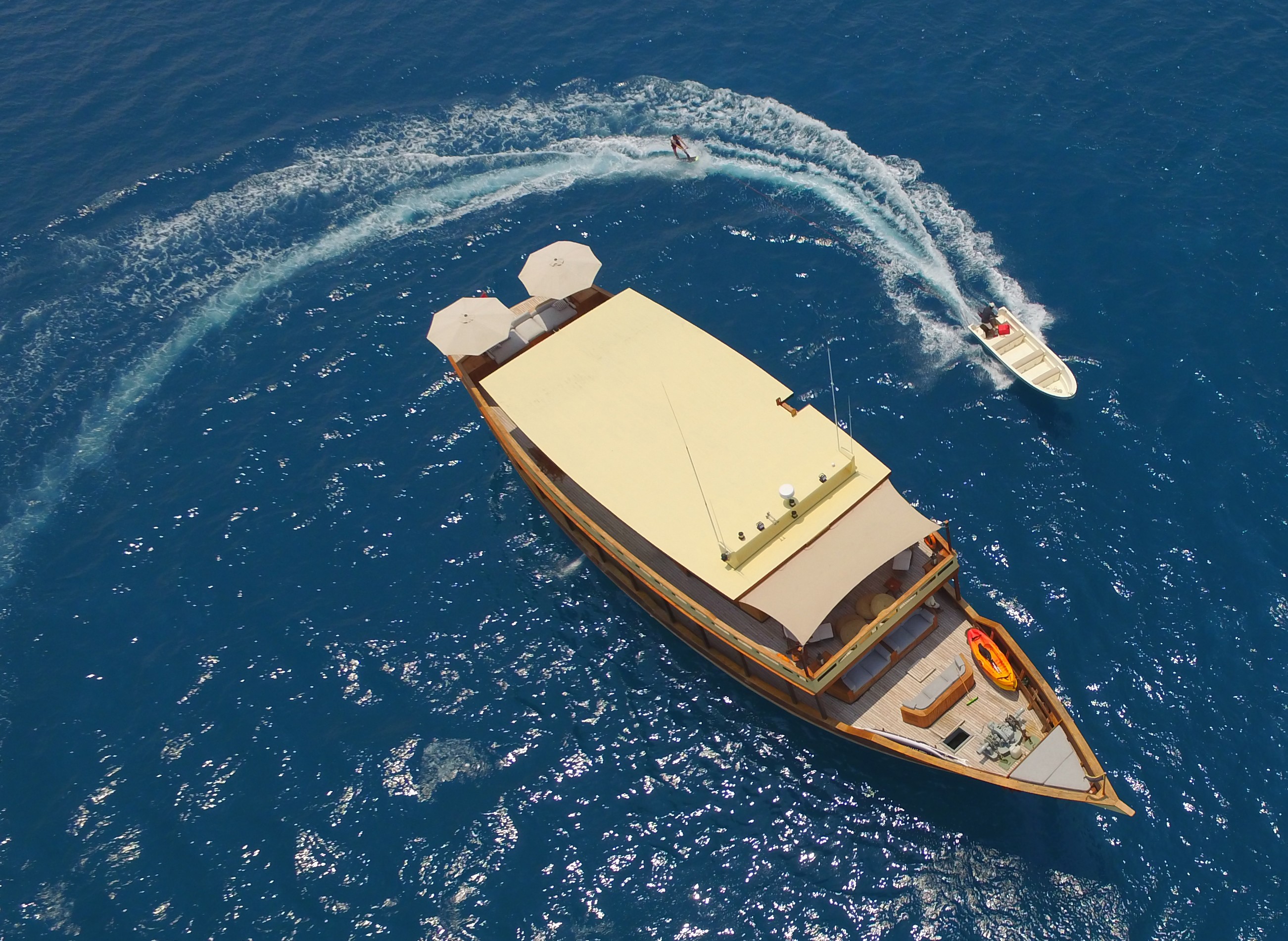 mischief-yacht-charter-details-konjo-boat-builders-charterworld-luxury-superyachts